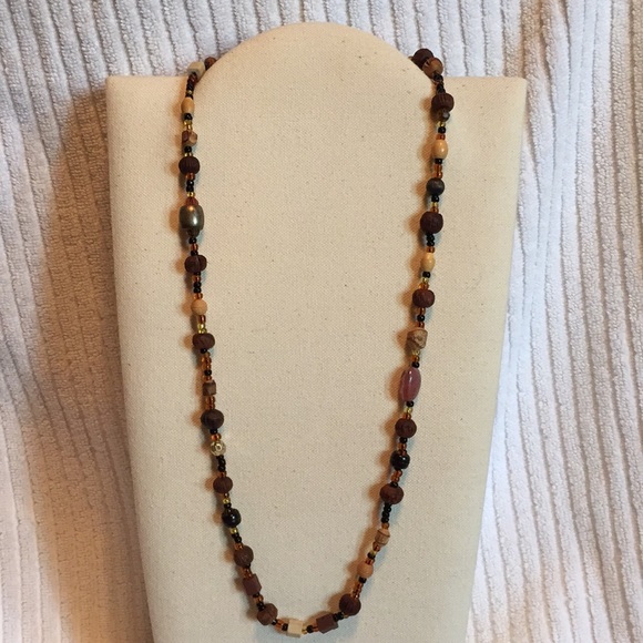 14” wood & glass bead necklace animal style - Picture 2 of 6